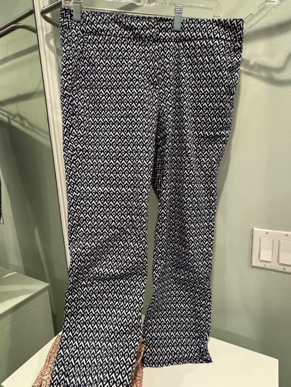 Blue and white pedal pushers